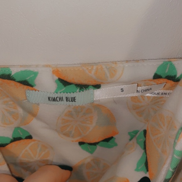 lemon patterned crop top - Picture 3 of 3